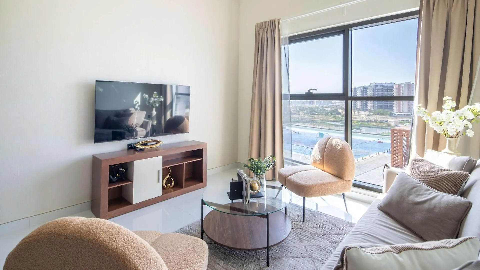 Frank Porter - Wavez Residence Dubai