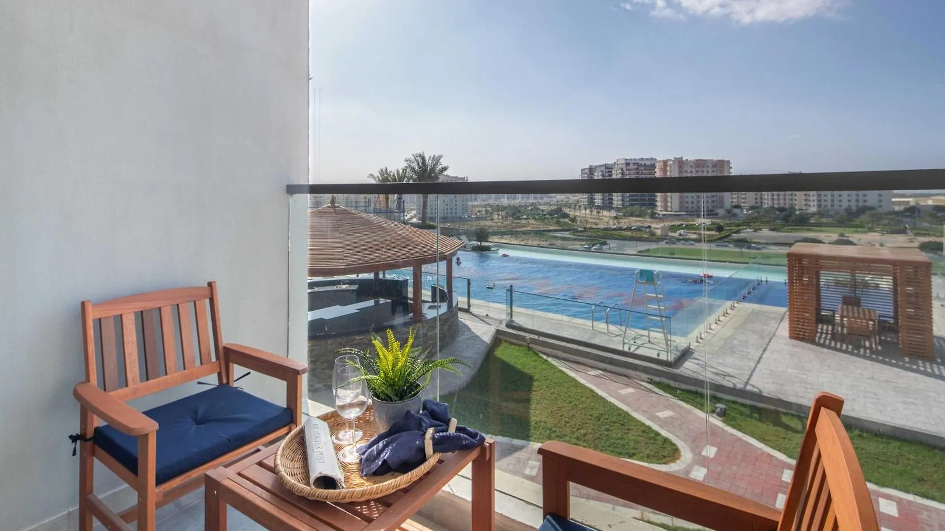 Frank Porter - Wavez Residence Dubai