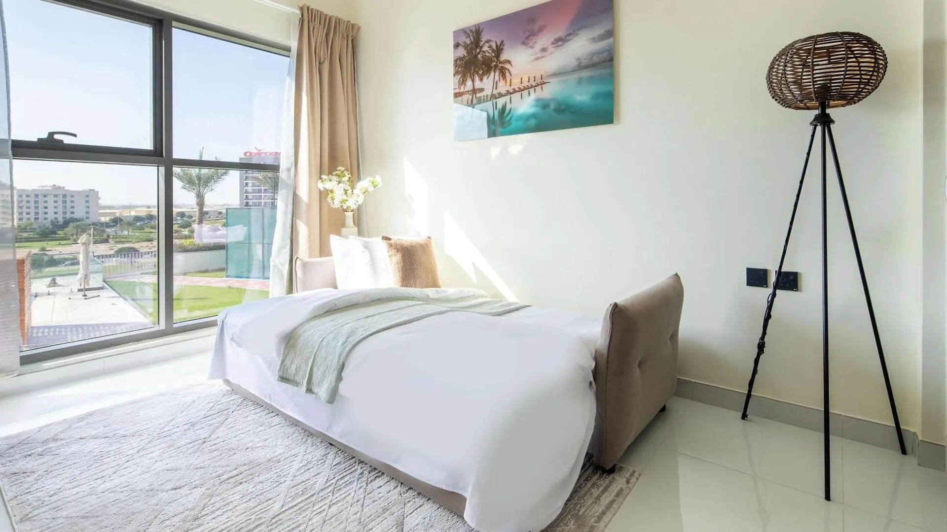 Frank Porter - Wavez Residence Dubai Apartment
